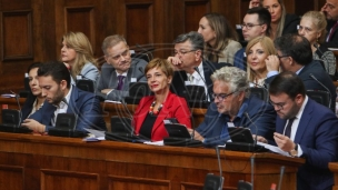 Poslanici postavljaju pitanja